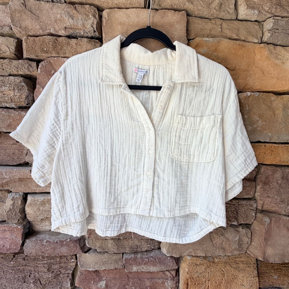 Sisstrevolution Womens Medium Button Down Shirt Cream Gauze Cropped Short Sleeve
